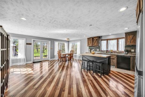 2160 Boston Road Hinckley OH 44233