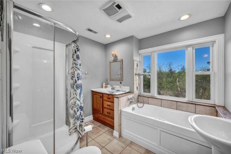 2160 Boston Road Hinckley OH 44233