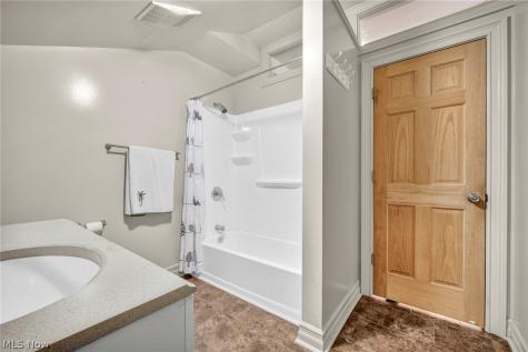 2160 Boston Road Hinckley OH 44233
