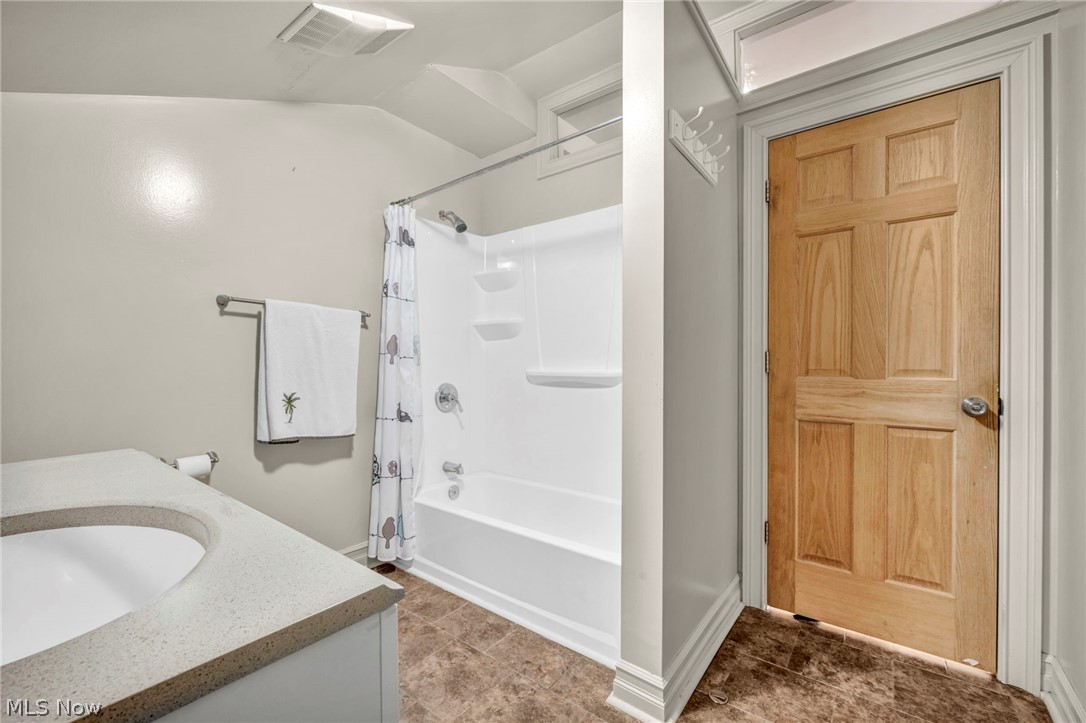 2160 Boston Road Hinckley OH 44233