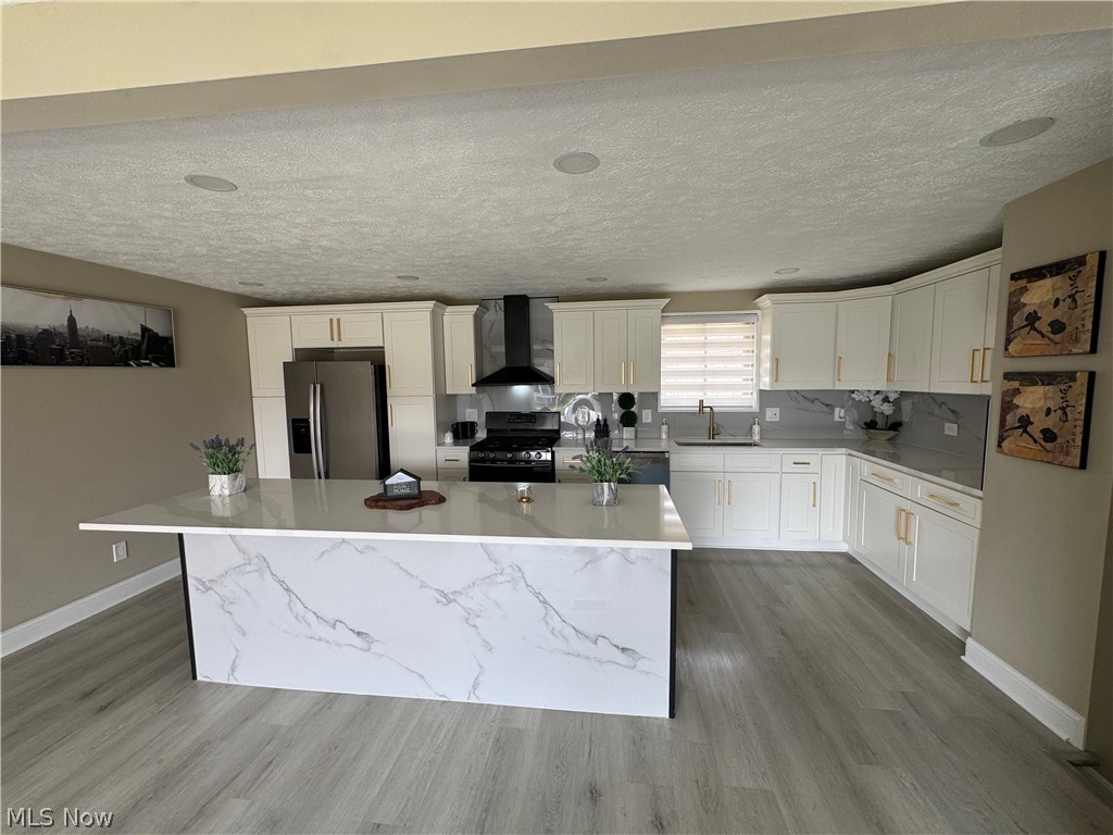 35 Santin Circle Bedford OH 44146