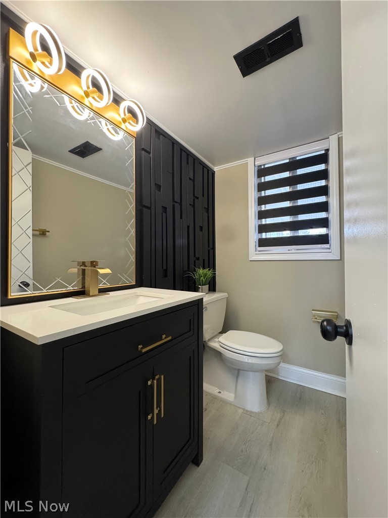 35 Santin Circle Bedford OH 44146