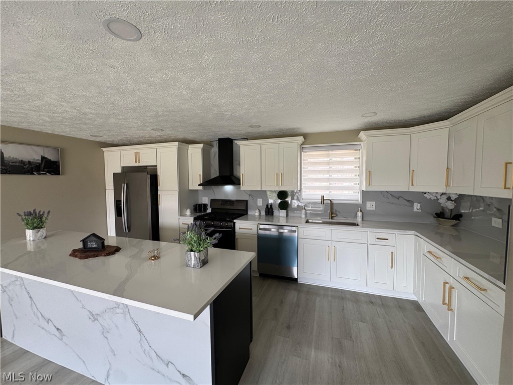 35 Santin Circle Bedford OH 44146