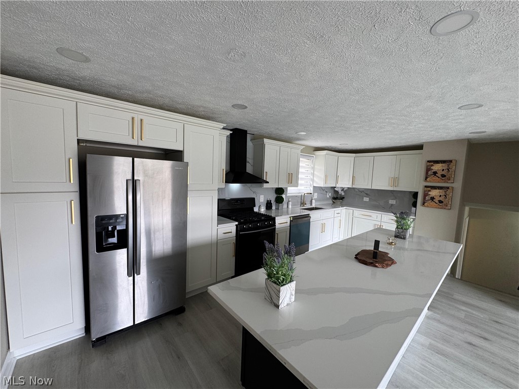 35 Santin Circle Bedford OH 44146