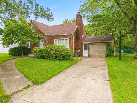 3312 Yale Avenue NW Canton OH 44709