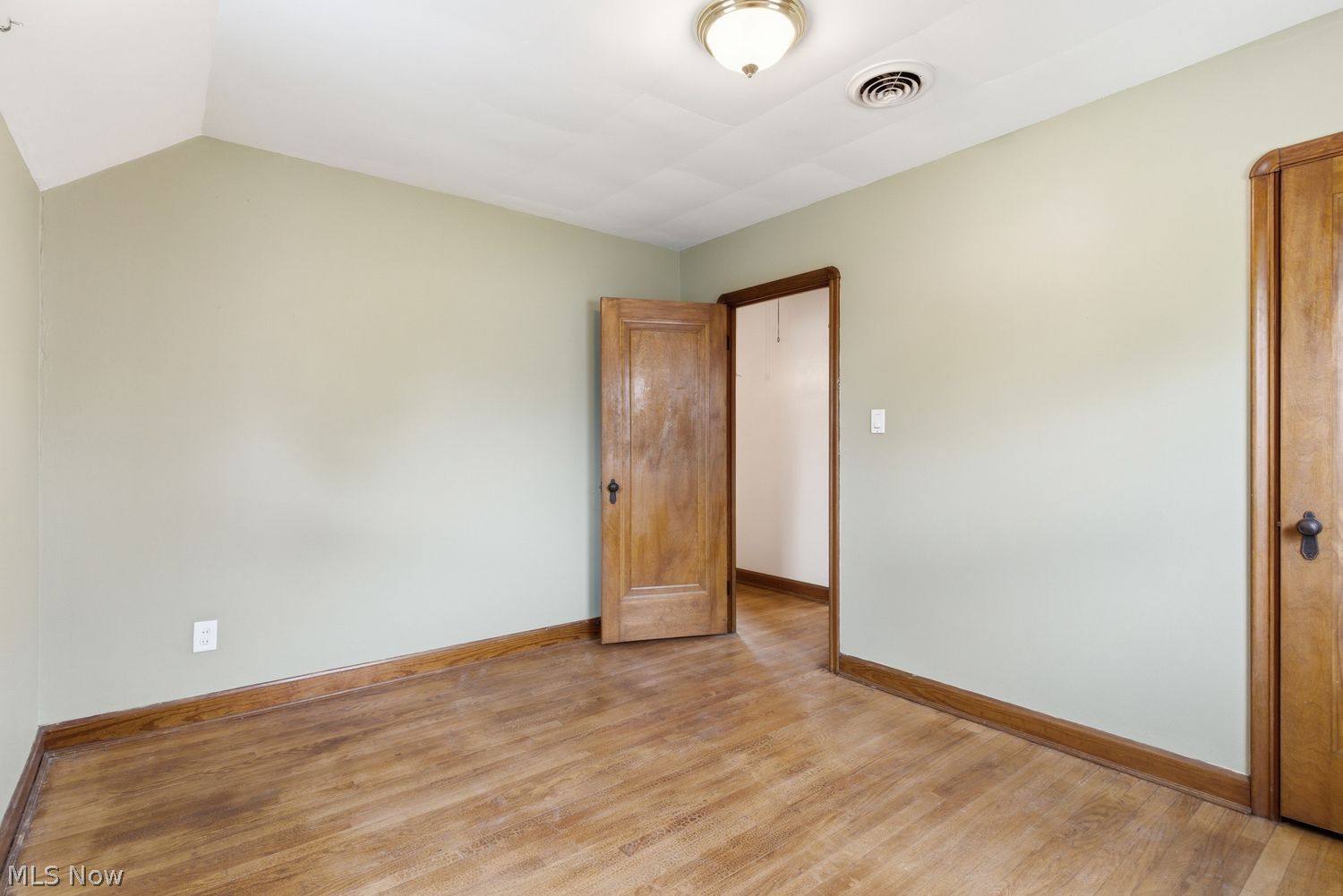 16111 Chatfield Avenue Cleveland OH 44111