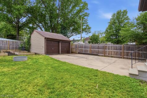 16111 Chatfield Avenue Cleveland OH 44111