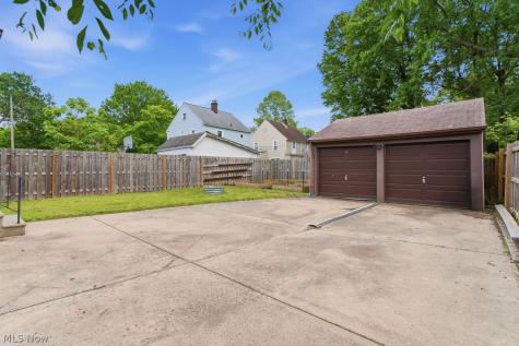 16111 Chatfield Avenue Cleveland OH 44111