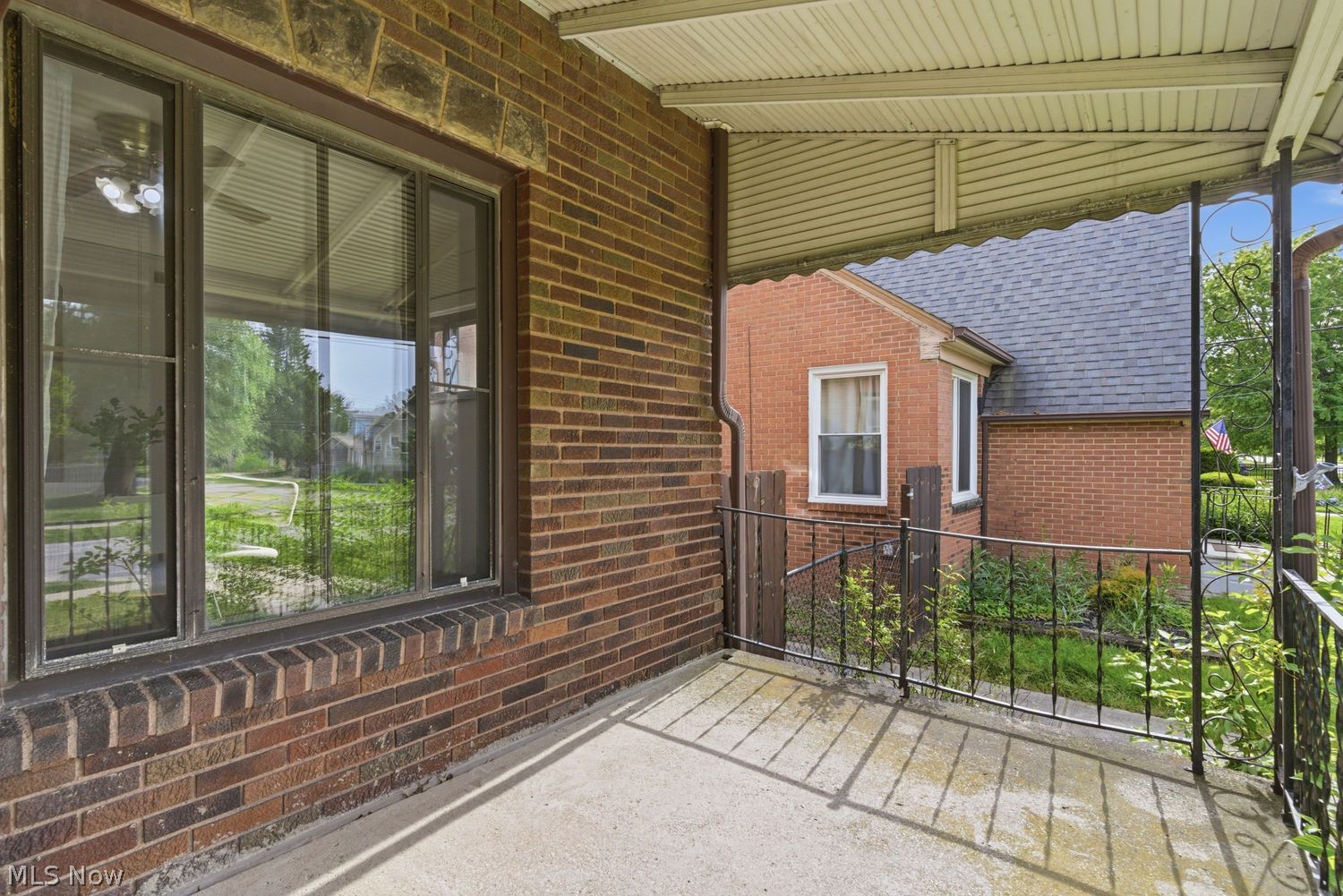 16111 Chatfield Avenue Cleveland OH 44111