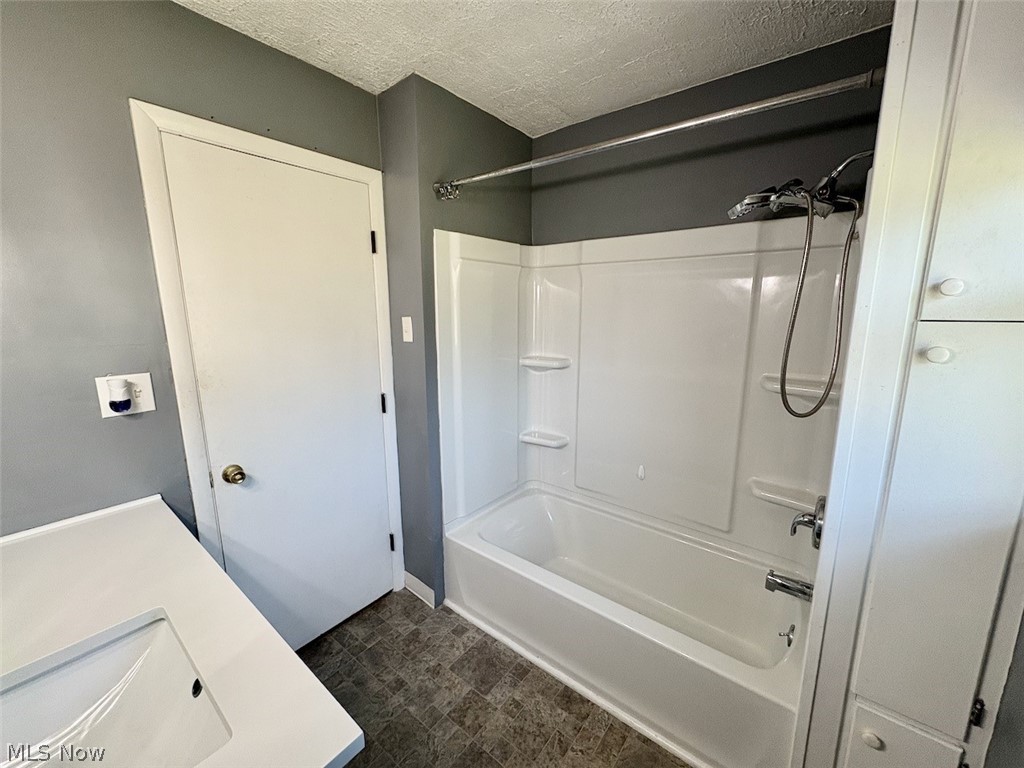89 Roosevelt Drive Geneva OH 44041
