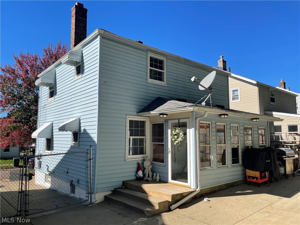1567 Sunset Avenue Akron OH 44301