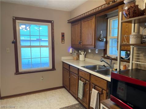 1567 Sunset Avenue Akron OH 44301