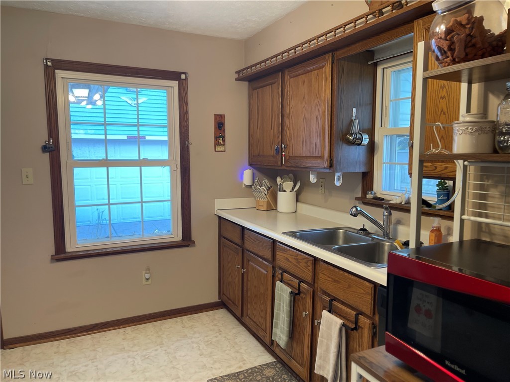 1567 Sunset Avenue Akron OH 44301