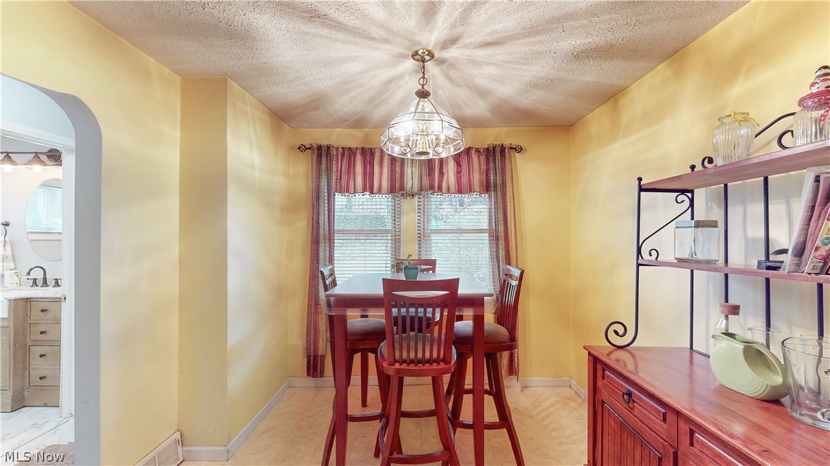 2574 South Street Lakemore OH 44250