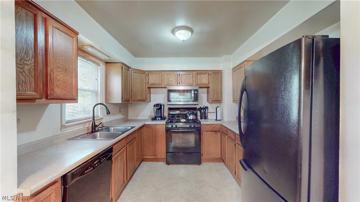2574 South Street Lakemore OH 44250