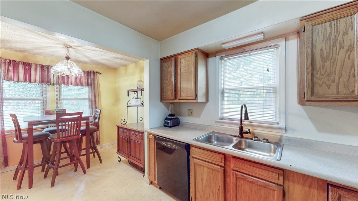 2574 South Street Lakemore OH 44250