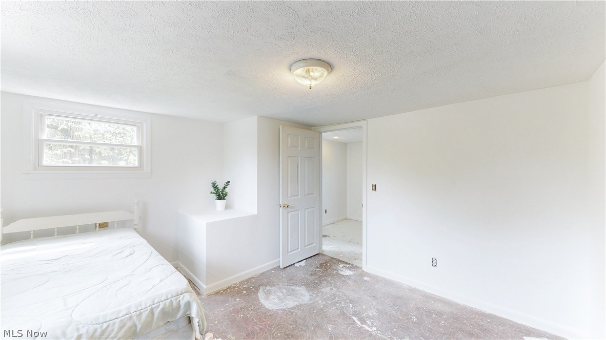 2574 South Street Lakemore OH 44250