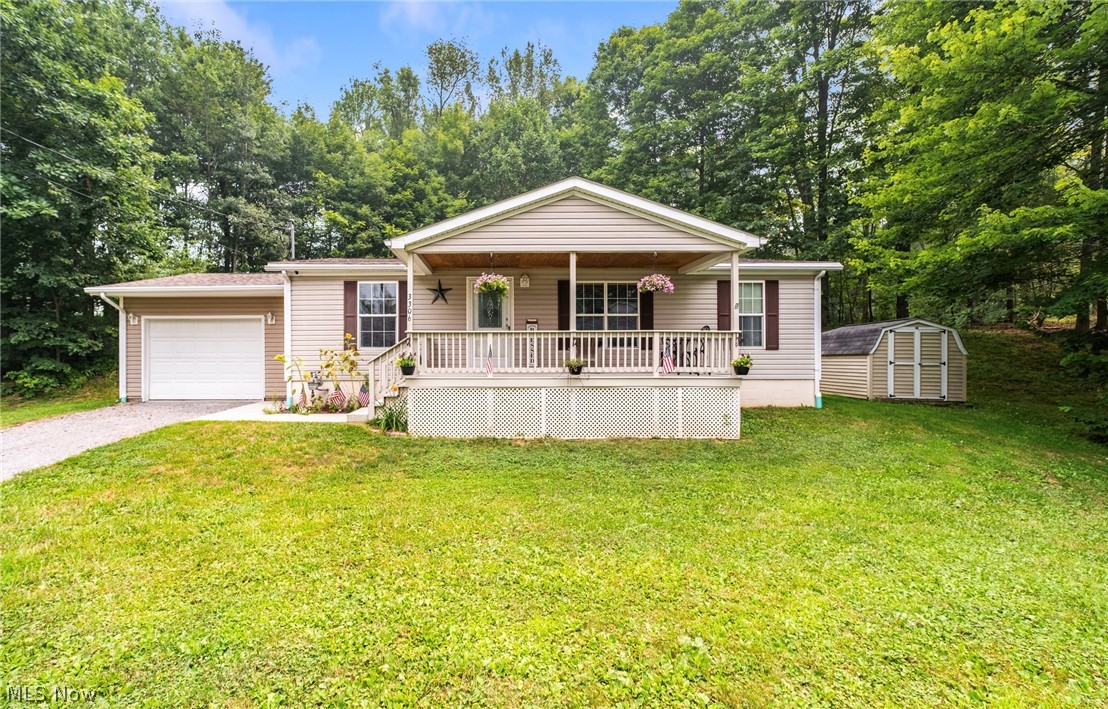 3306 Sycamore Drive New Waterford OH 44445