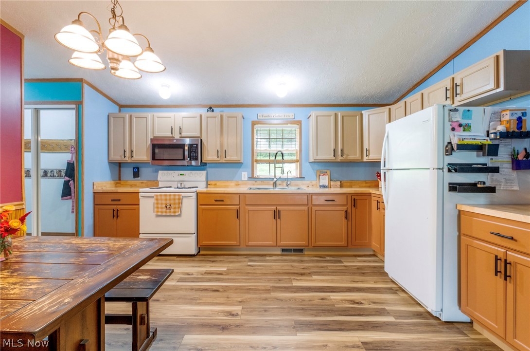 3306 Sycamore Drive New Waterford OH 44445