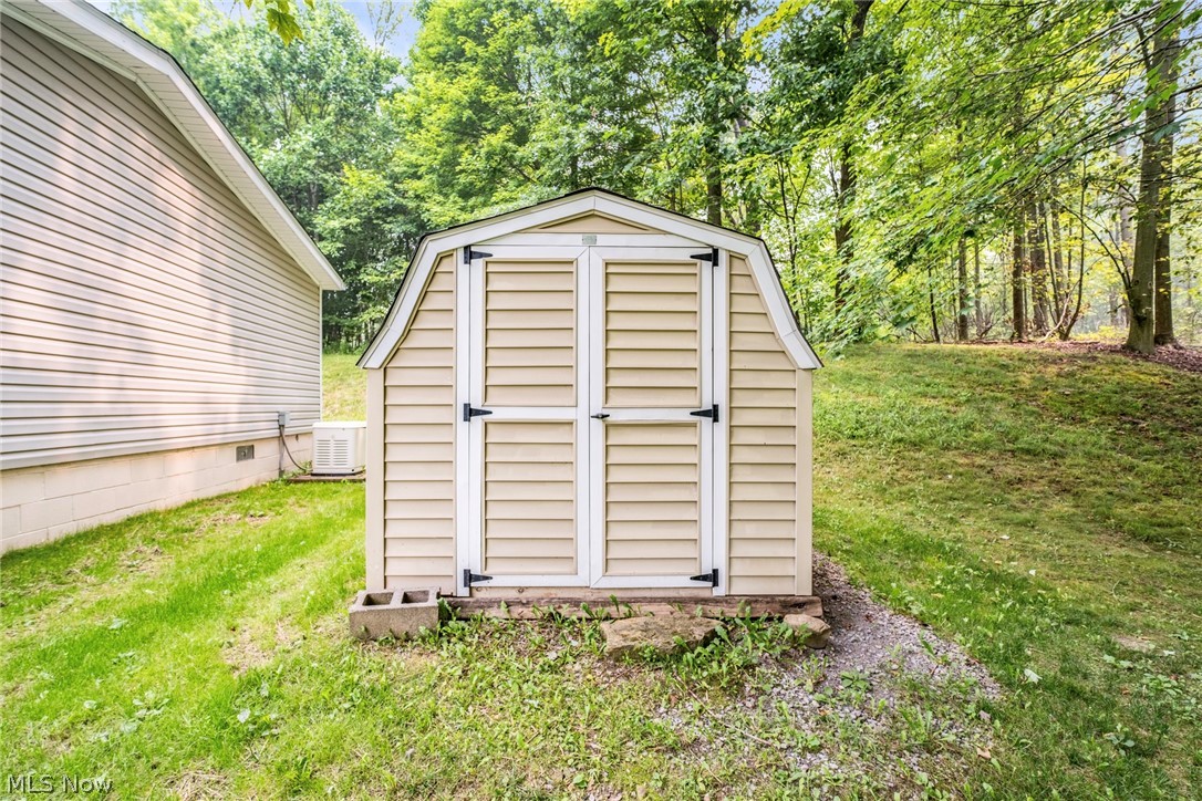 3306 Sycamore Drive New Waterford OH 44445