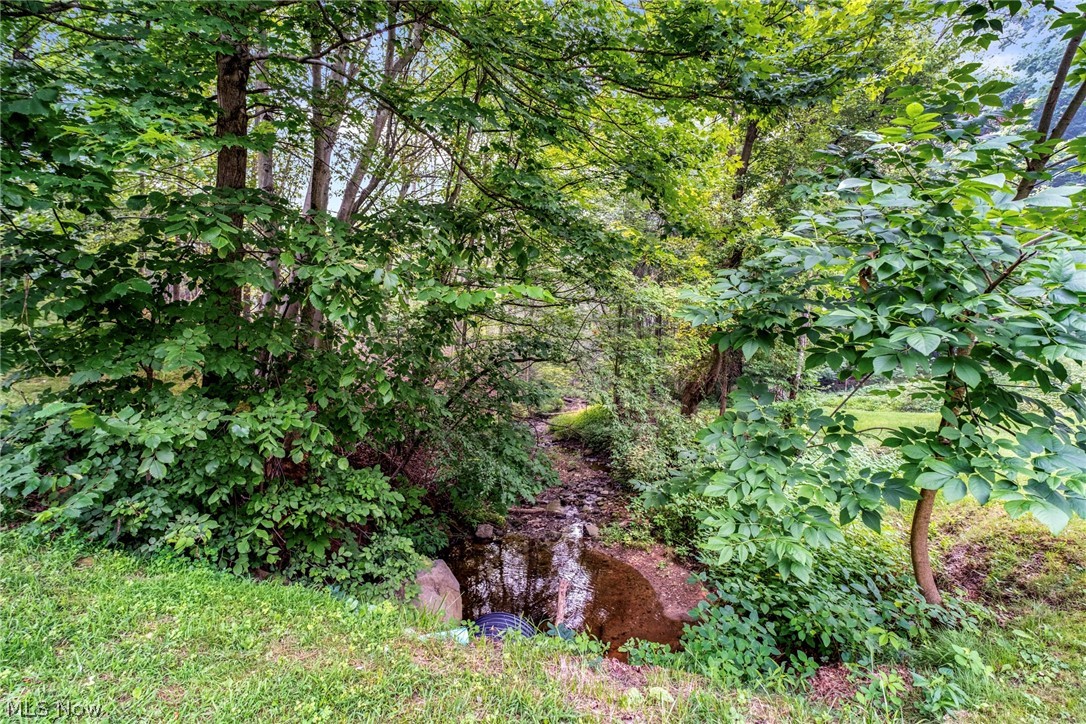 3306 Sycamore Drive New Waterford OH 44445