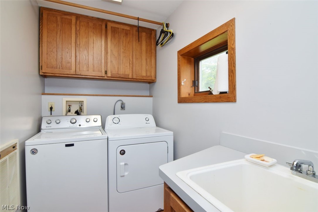 3795 Irving Park Avenue Woodmere OH 44122
