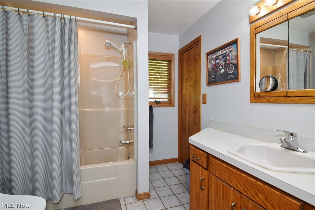 3795 Irving Park Avenue Woodmere OH 44122