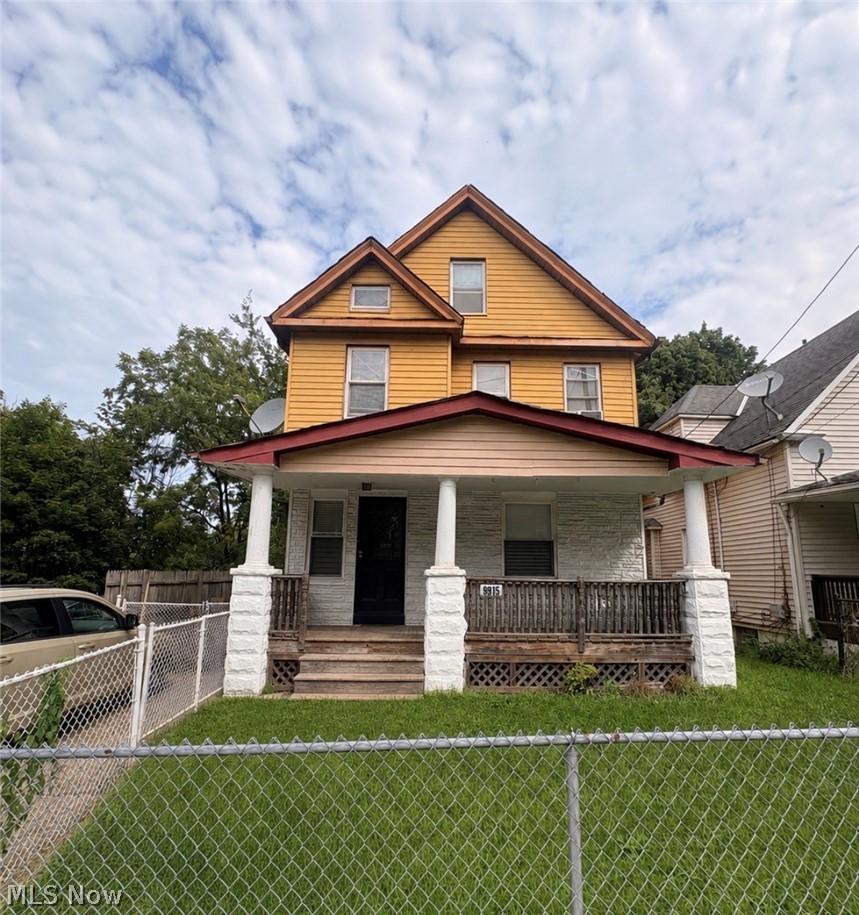 9915 Raymond Avenue Cleveland OH 44104