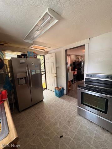 9915 Raymond Avenue Cleveland OH 44104