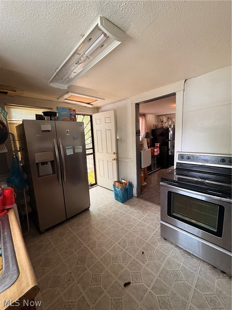 9915 Raymond Avenue Cleveland OH 44104