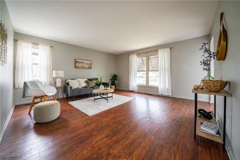 3018 Center Drive Parma OH 44134
