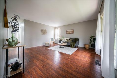 3018 Center Drive Parma OH 44134