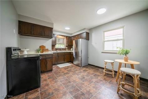 3018 Center Drive Parma OH 44134