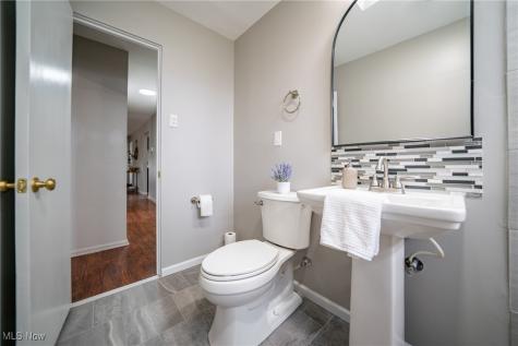 3018 Center Drive Parma OH 44134