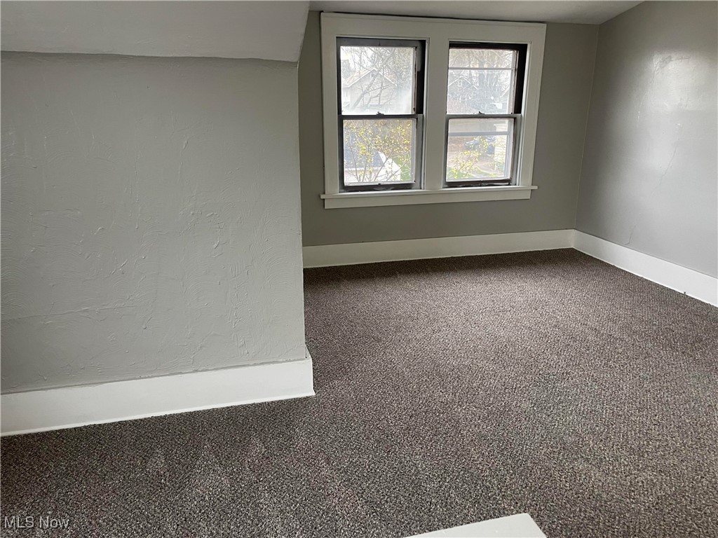 1438 Newton Street Akron OH 44305