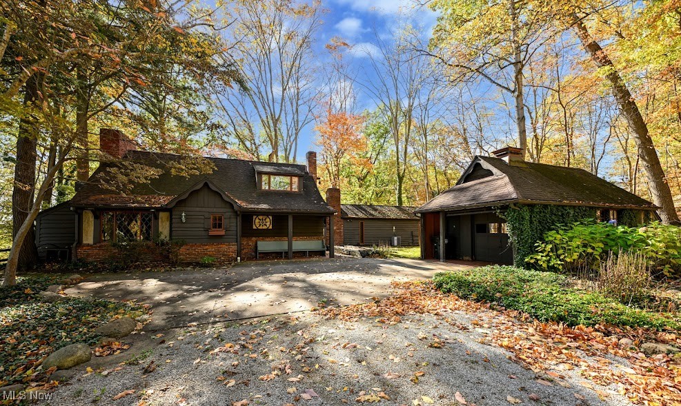 745 Canyon Trail Akron OH 44303