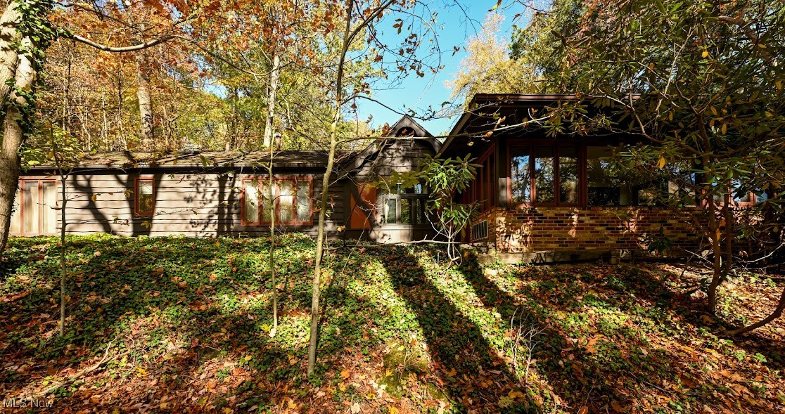 745 Canyon Trail Akron OH 44303