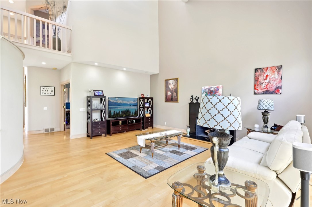 339 Aberdeen Lane Aurora OH 44202