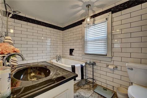 534 E Maple Street North Canton OH 44720