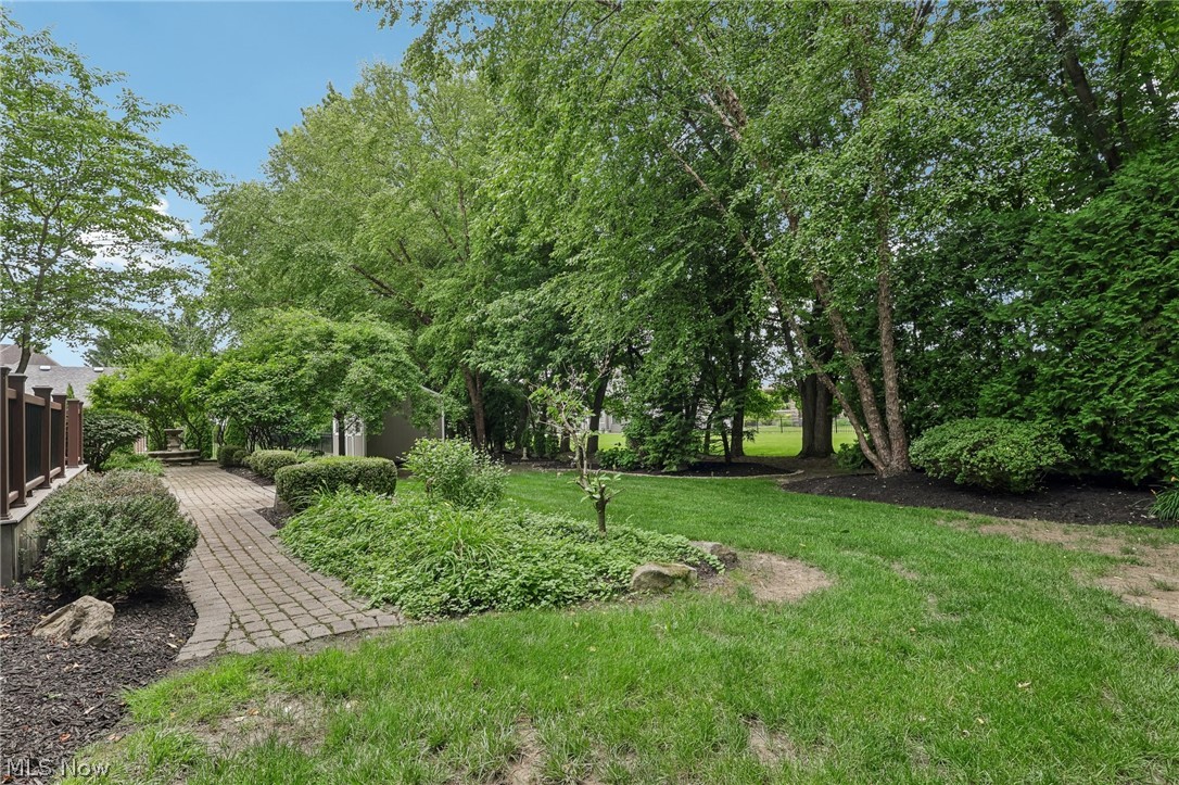 8615 Raintree Run Poland OH 44514