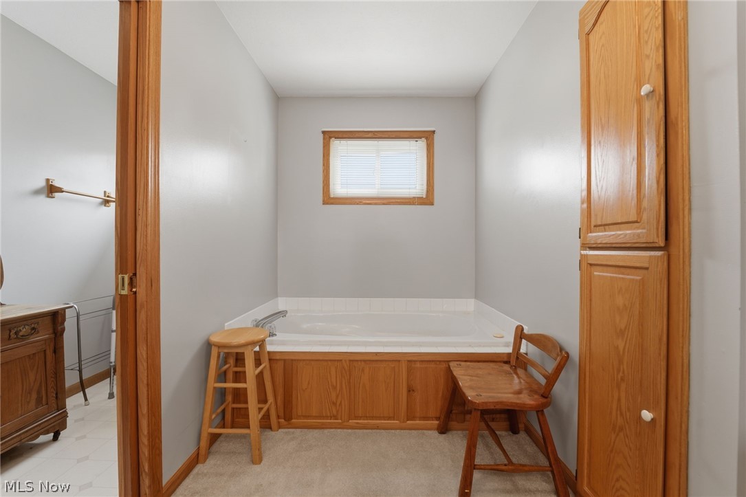 28 Lake Park Road Conneaut OH 44030
