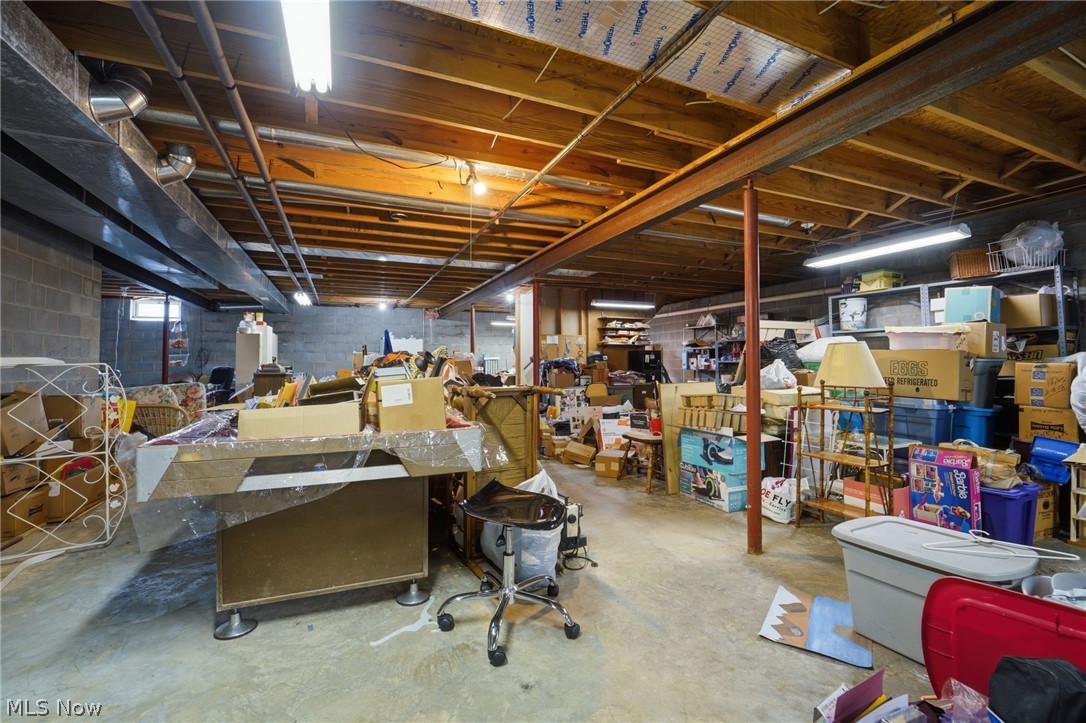 28 Lake Park Road Conneaut OH 44030