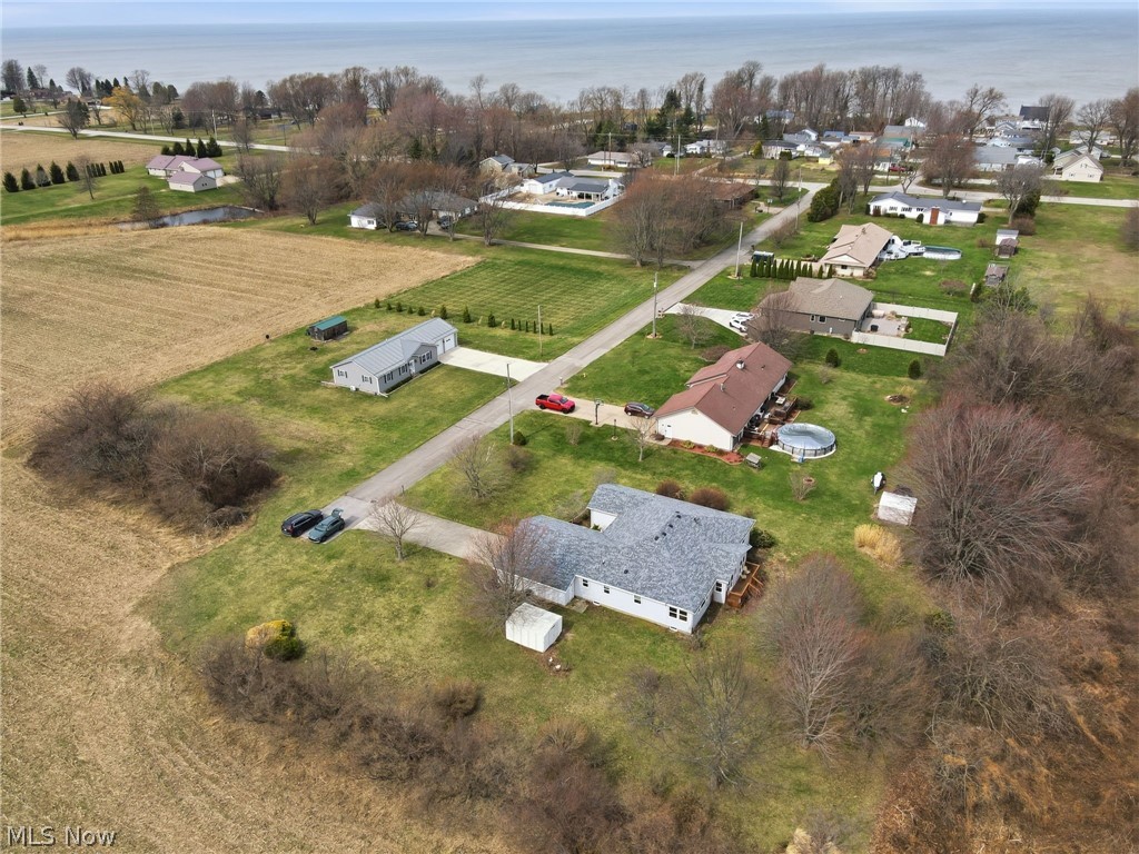 28 Lake Park Road Conneaut OH 44030
