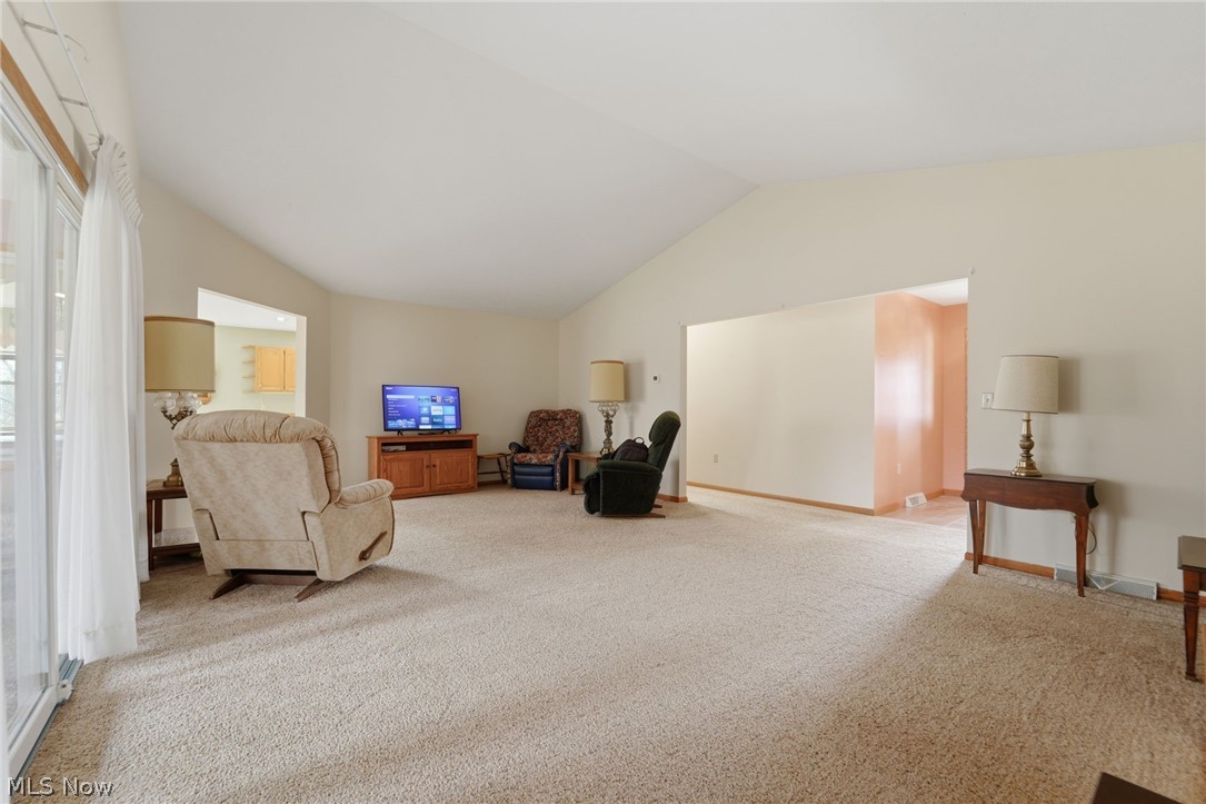 28 Lake Park Road Conneaut OH 44030