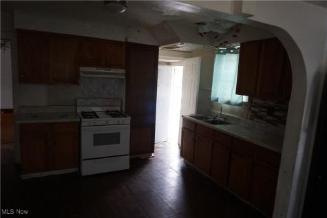 1088 Packard Drive Akron OH 44320