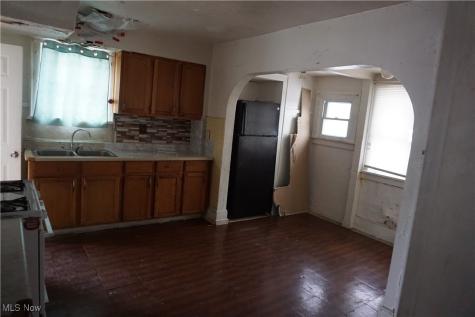1088 Packard Drive Akron OH 44320