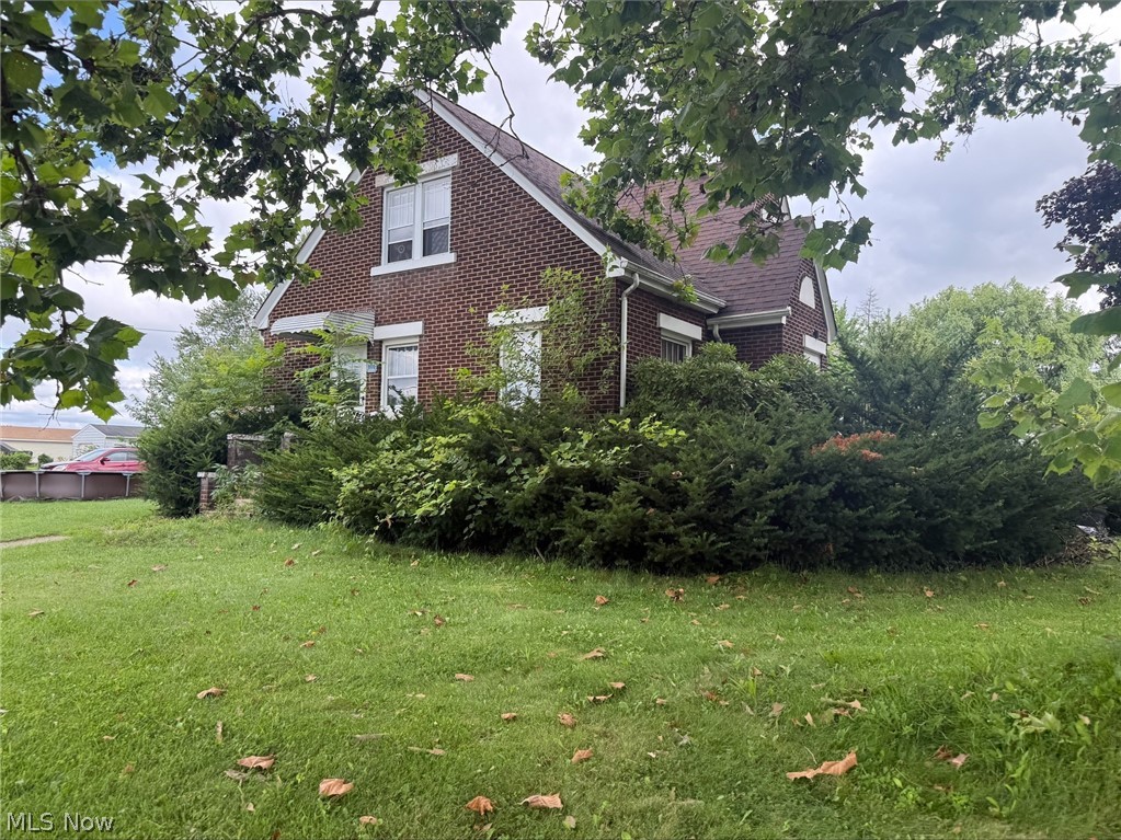 800 Tenney Avenue Campbell OH 44405
