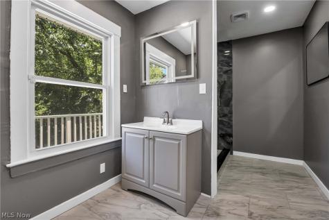 2231 Bellfield Avenue Cleveland Heights OH 44106