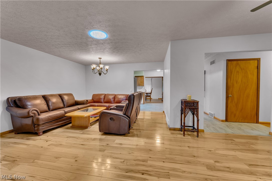 306 S Colonial Drive Cortland OH 44410