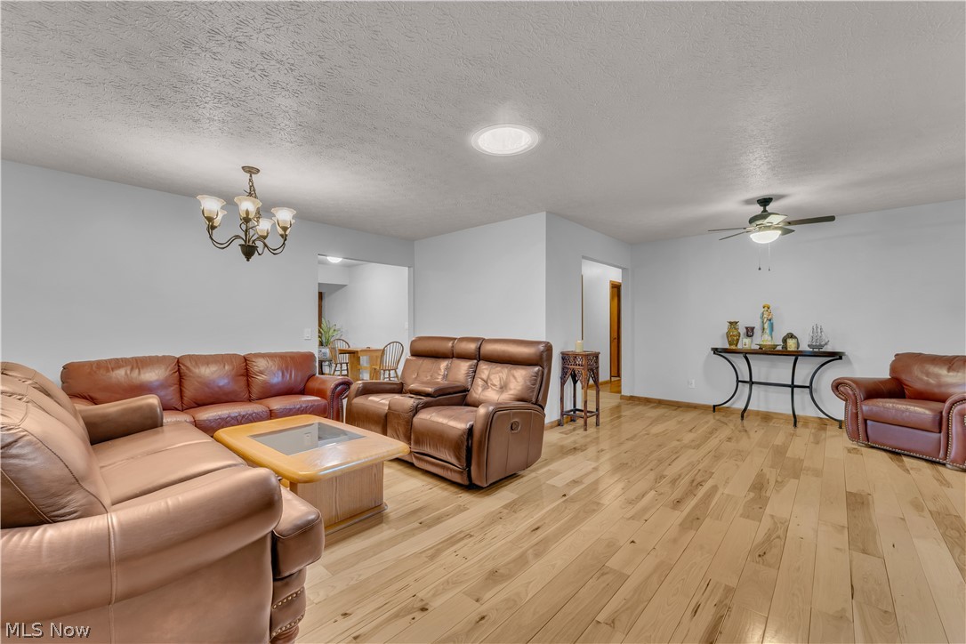 306 S Colonial Drive Cortland OH 44410
